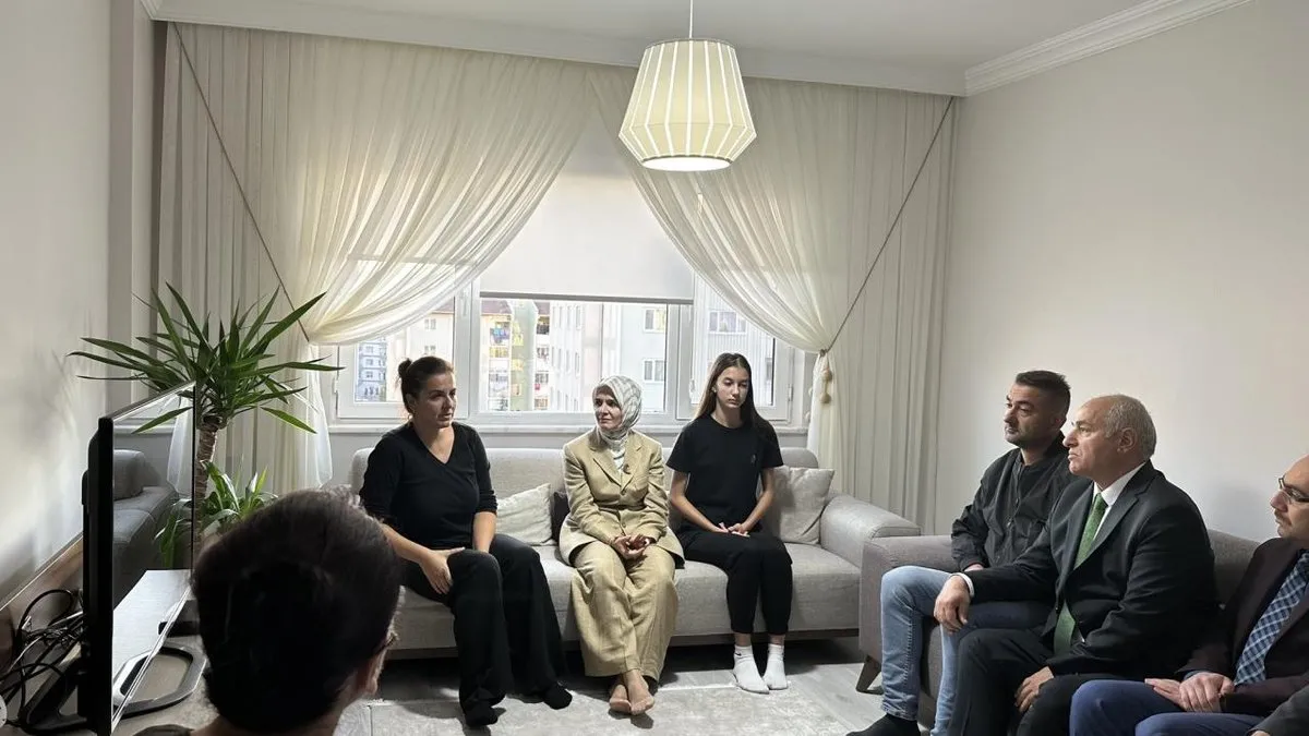 Bakan Göktaş’tan TUSAŞ’taki terör saldırısında şehit olanların ailelerine başsağlığı ziyareti