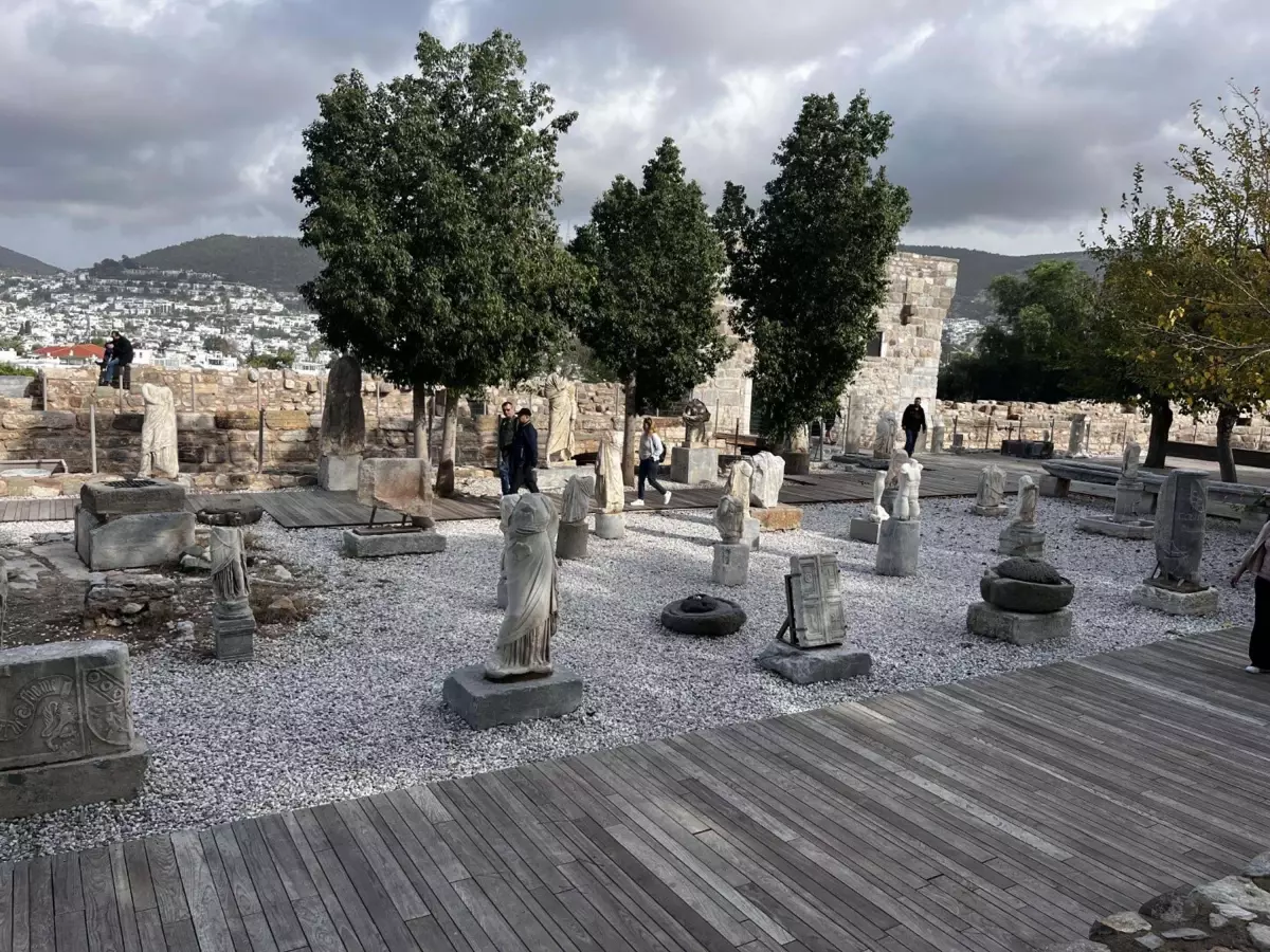 Bodrum Kalesi’ni 320 Bin Turist Ziyaret Etti, Sualtı Arkeoloji Müzesi’ne Adaylık