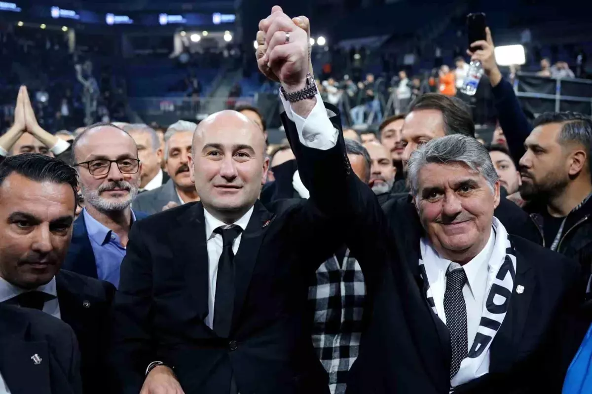 Beşiktaş’ta Başkan Adayları Kucaklaştı