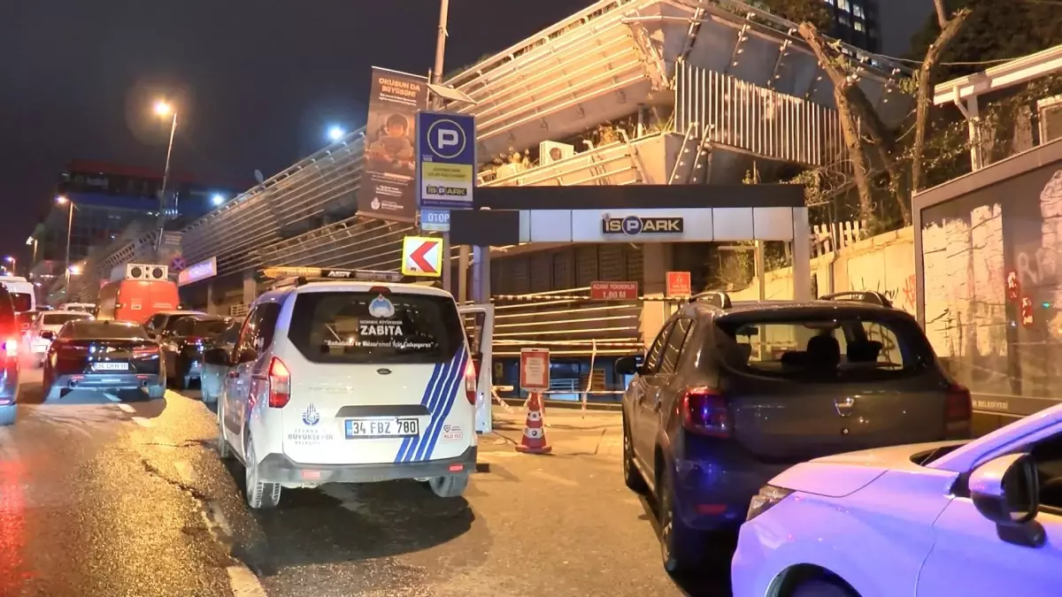 Beyoğlu’ndaki Tepebaşı Otoparkı Çatlaklar Nedeniyle Kapatıldı