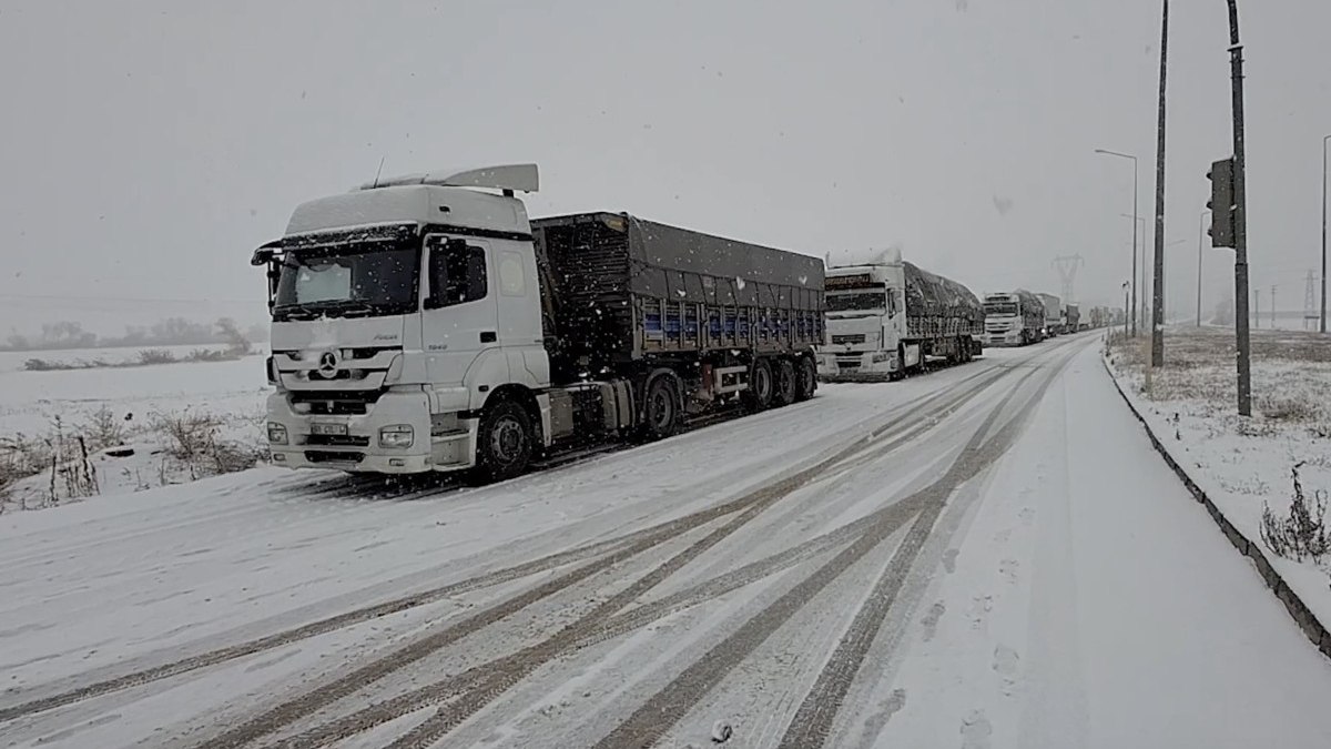 Çorum’da kar yağışı etkili olmaya başladı