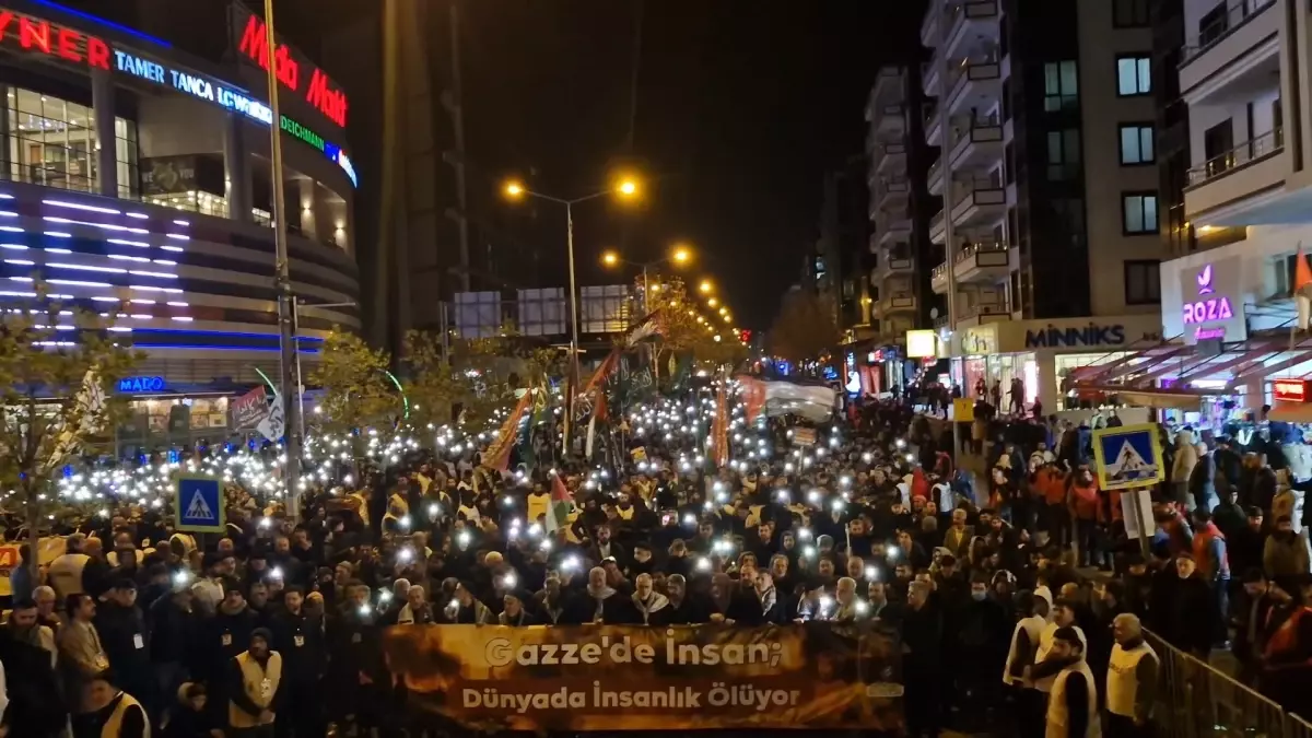 Diyarbakır’da ‘Büyük Aksa Tufanı Yürüyüşü’ düzenlendi