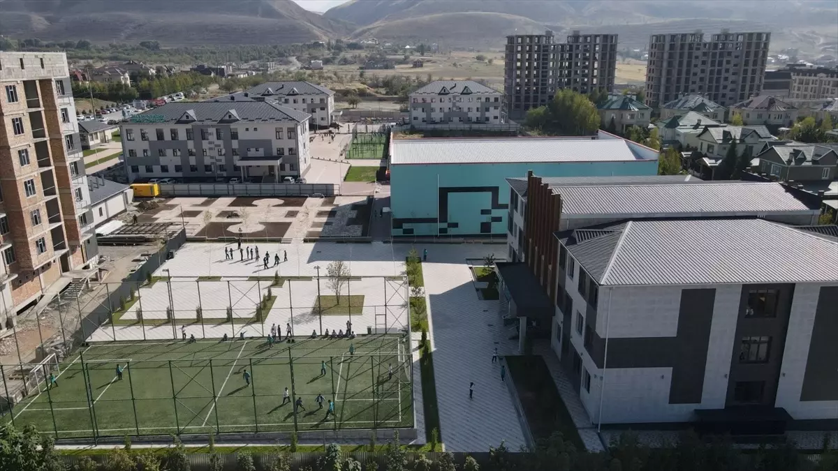 Kırgızistan’da FETÖ Okulları Maarif Vakfı’na Devredildi