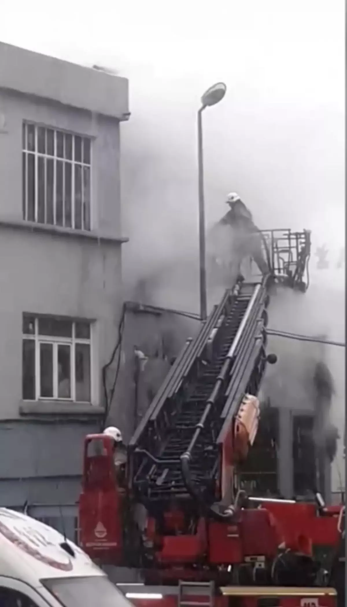 Beyoğlu’nda Elektrik Sobasından Yangın: 1 Kişi Hayatını Kaybetti