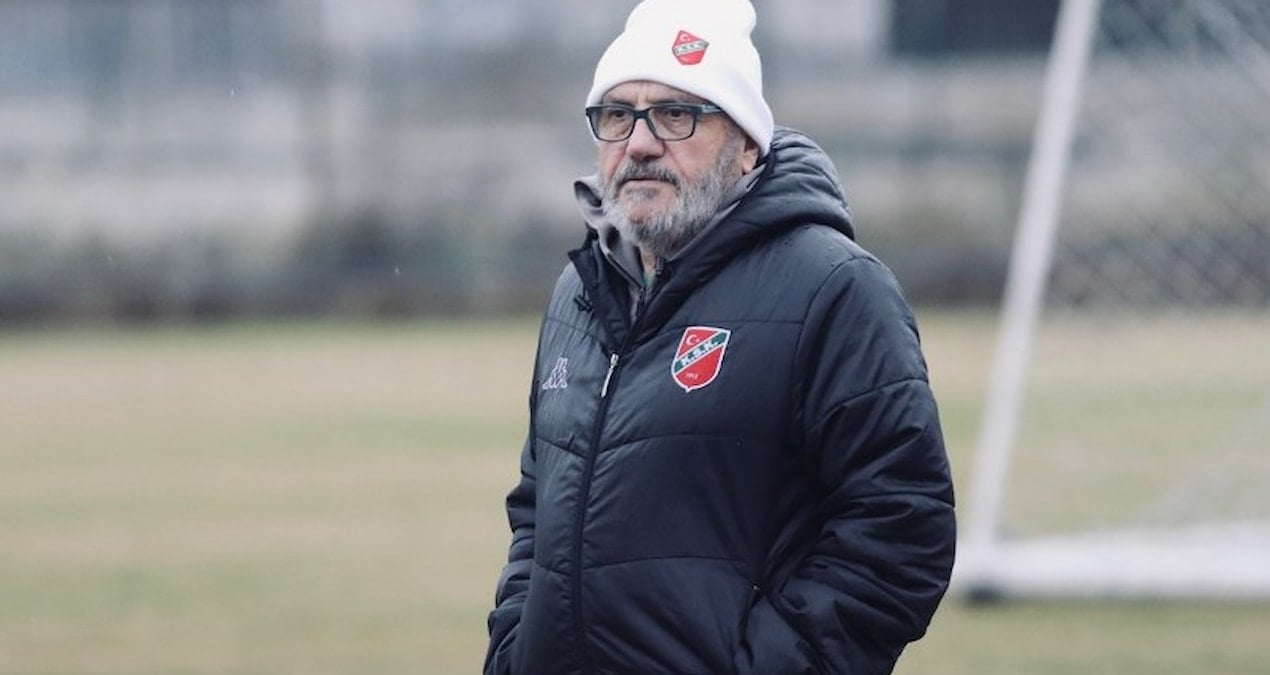 Bu kez hoca kulübe tazminat ödedi